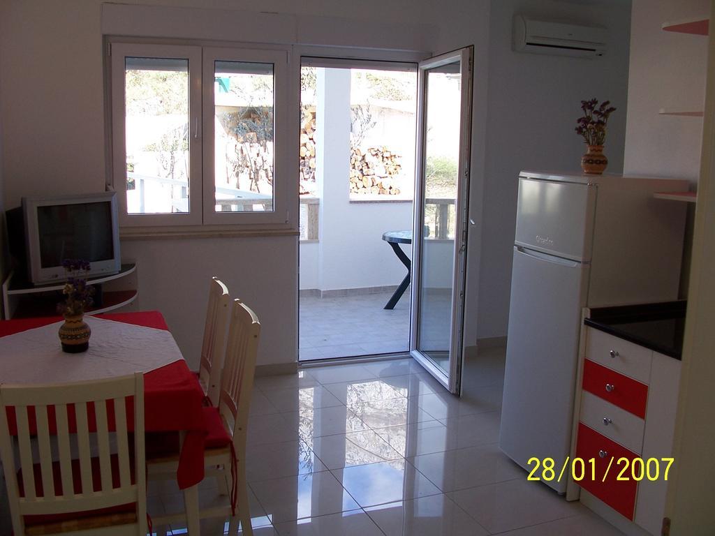 Apartments Perdijic Nemira Omiš Δωμάτιο φωτογραφία